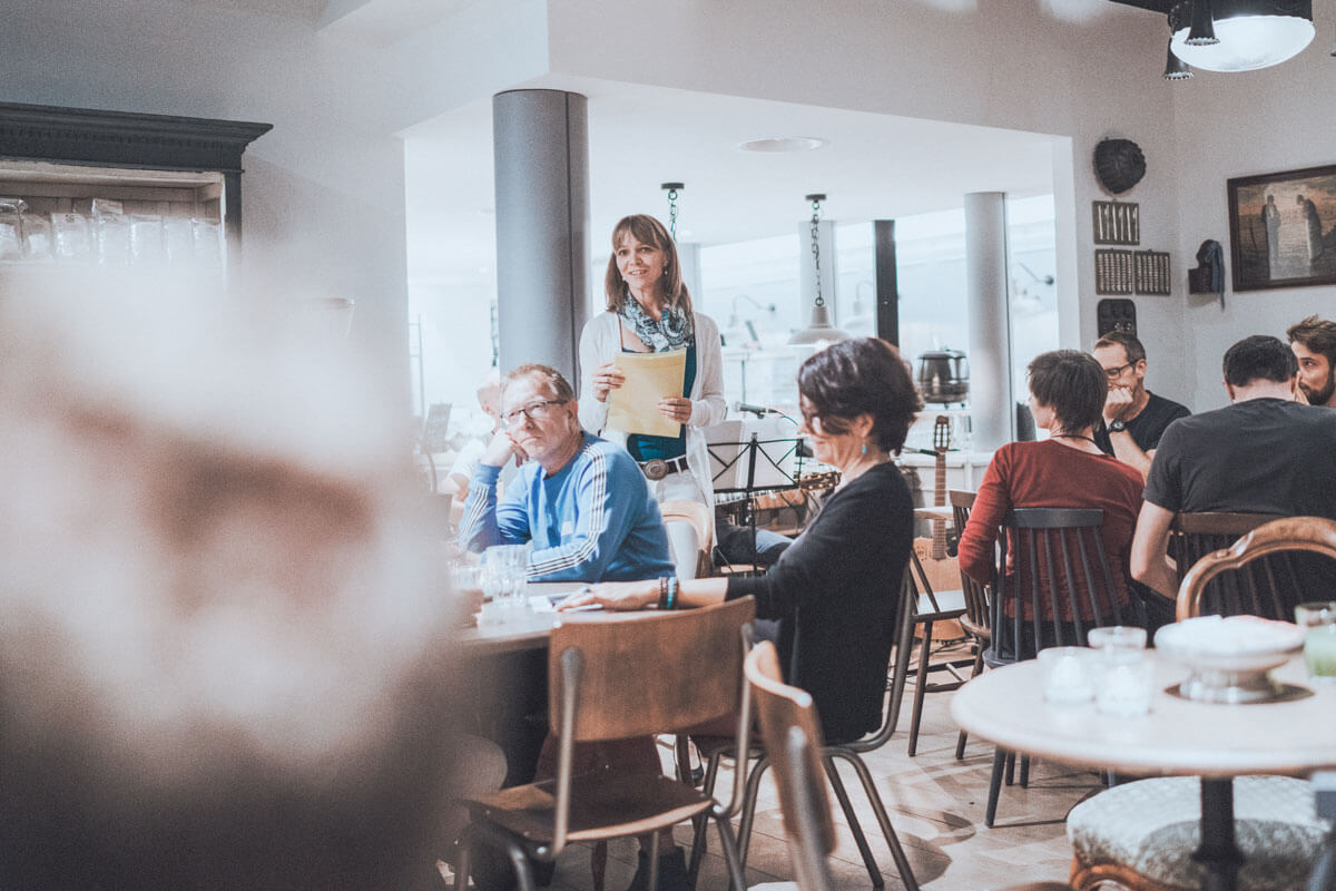 Titelbild Dienstleistung Referate und Kurse – Nicole Neyer Portrait